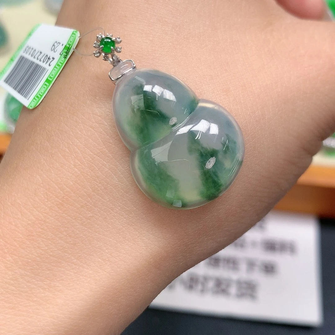 翡翠颈饰18K金镶嵌葫芦