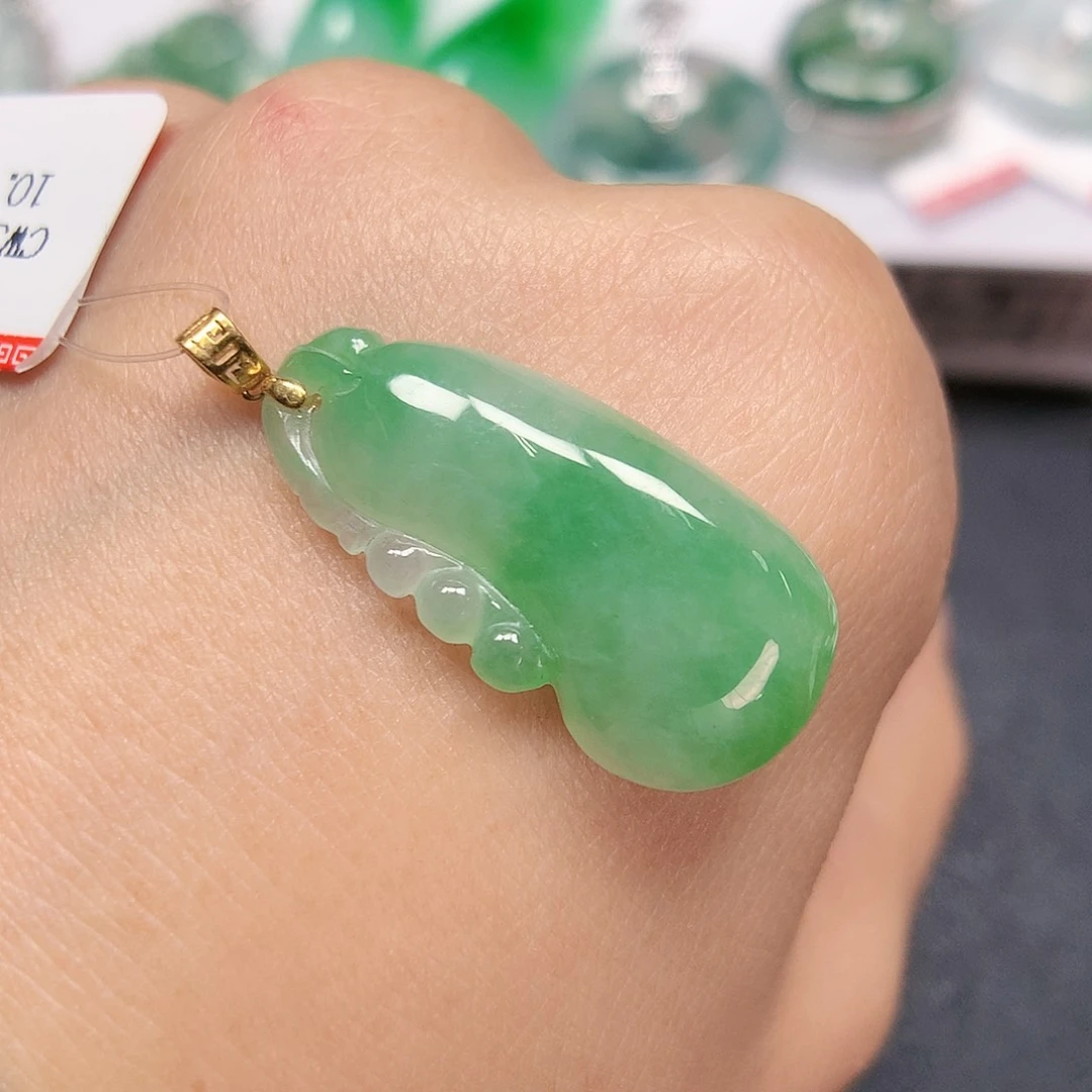 翡翠颈饰18K金镶嵌福瓜