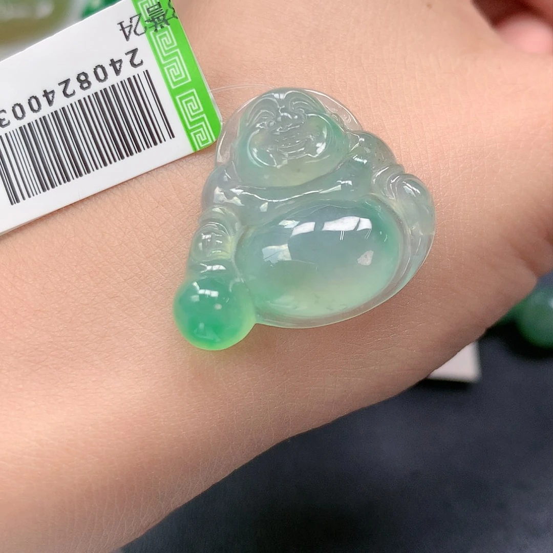 翡翠颈饰未镶嵌佛公