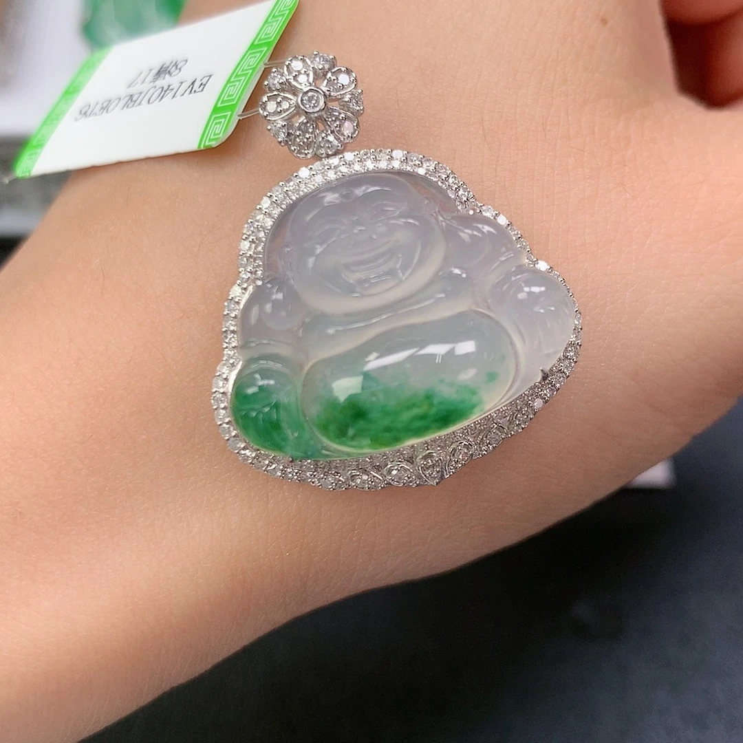 翡翠颈饰18K金镶嵌佛公