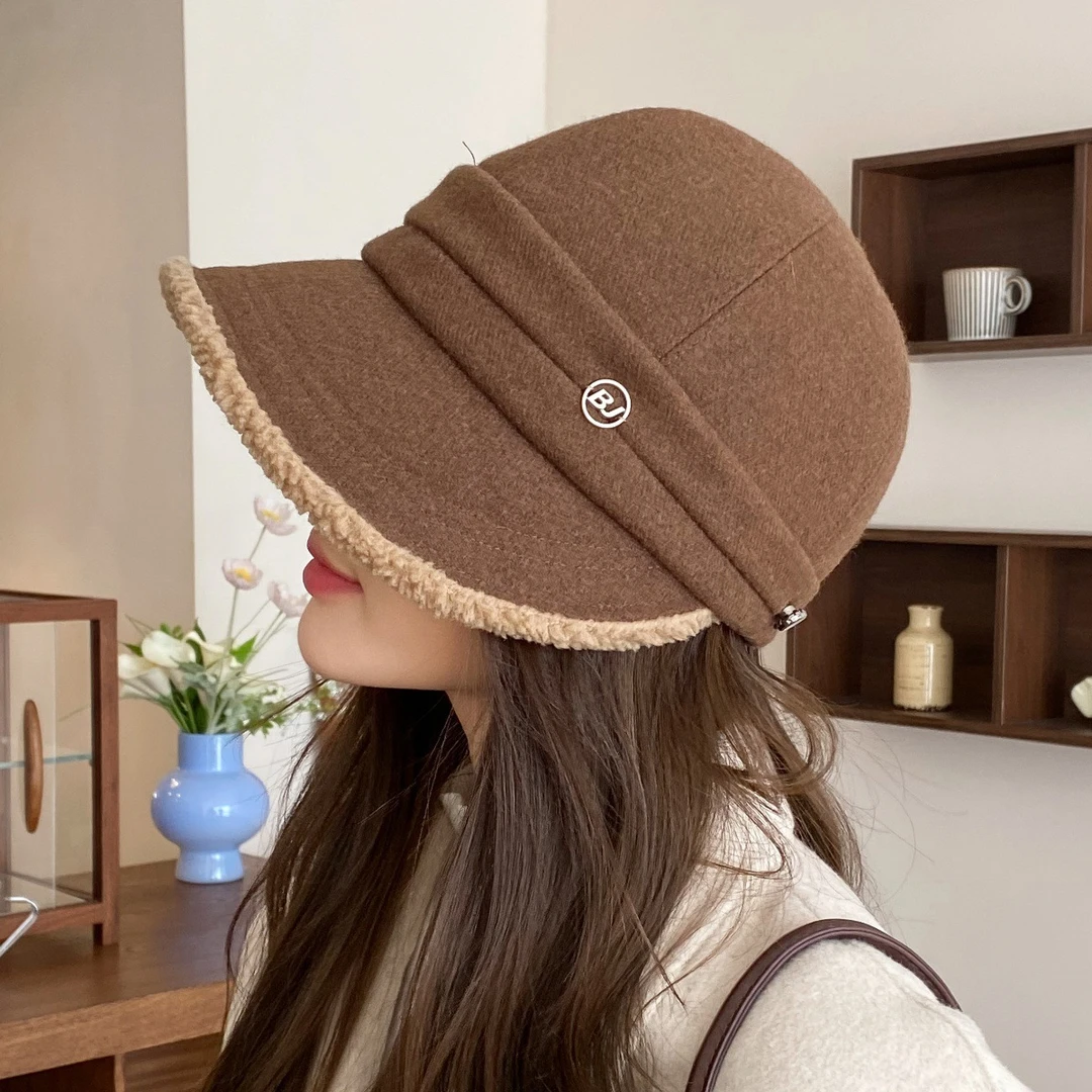 露思同款帽子女秋冬季保暖加厚渔夫帽大头围显脸毛绒鸭舌帽加绒韩