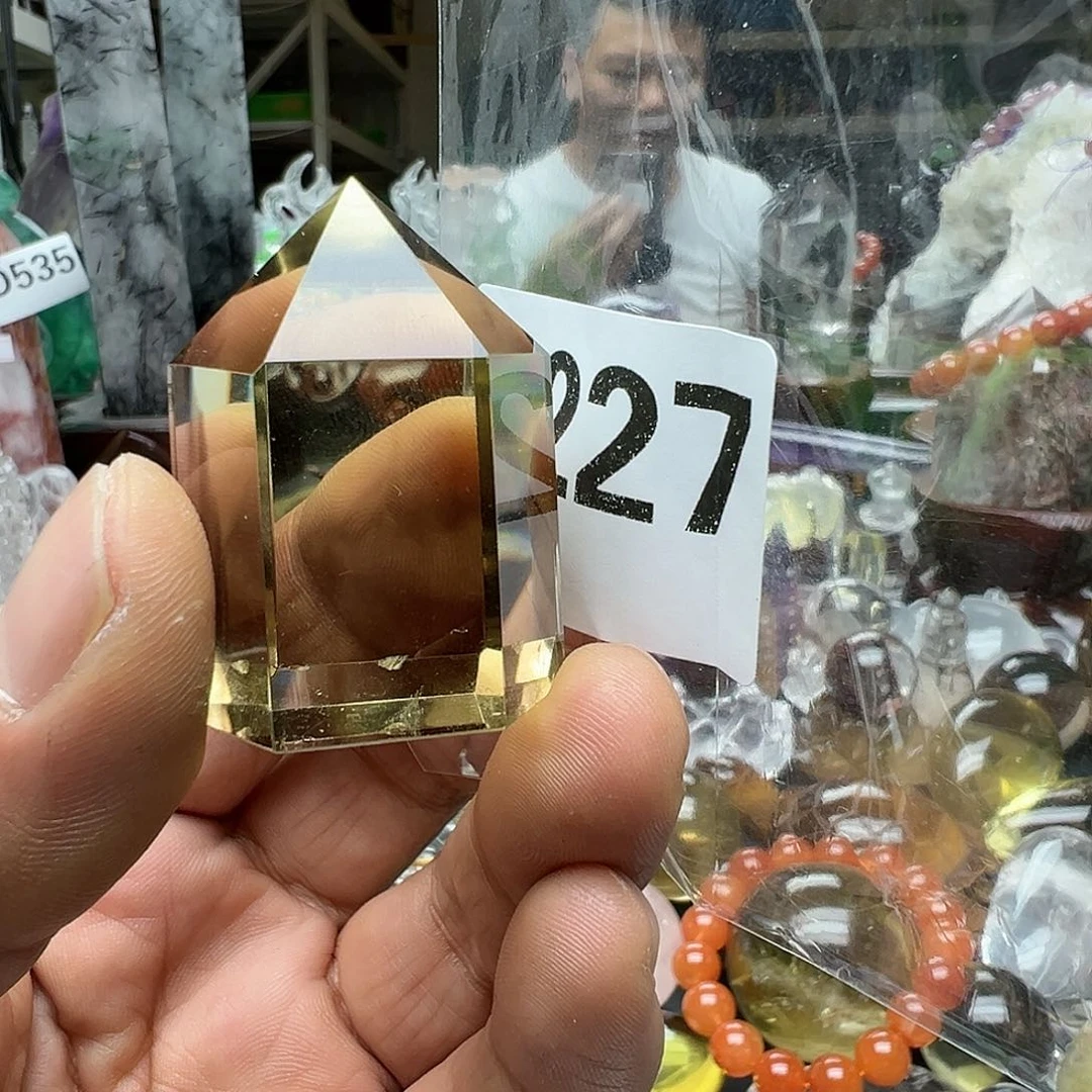水晶摆件未镶嵌L****g水晶227
