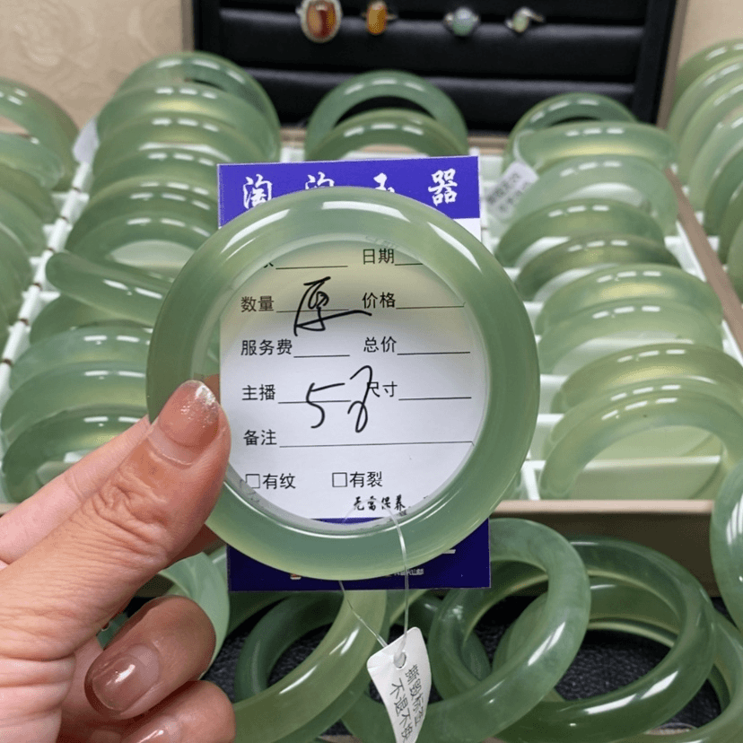 【闪购商品】蛇纹石玉手镯未镶嵌原***～