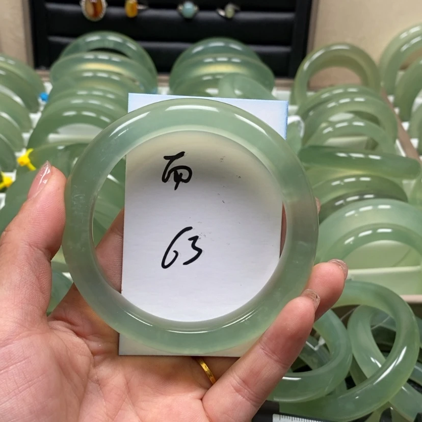 【闪购商品】蛇纹石玉手镯未镶嵌而*