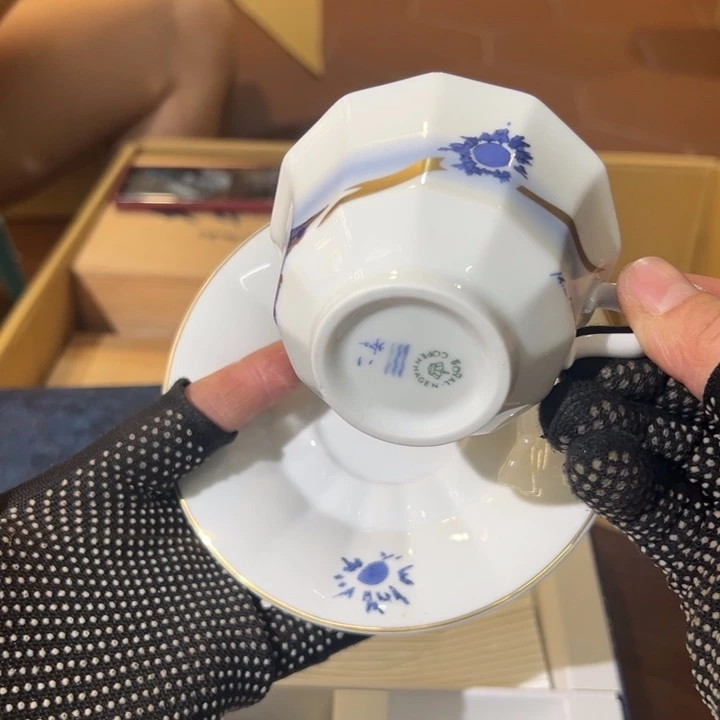 瓷器周边默认瑕疵