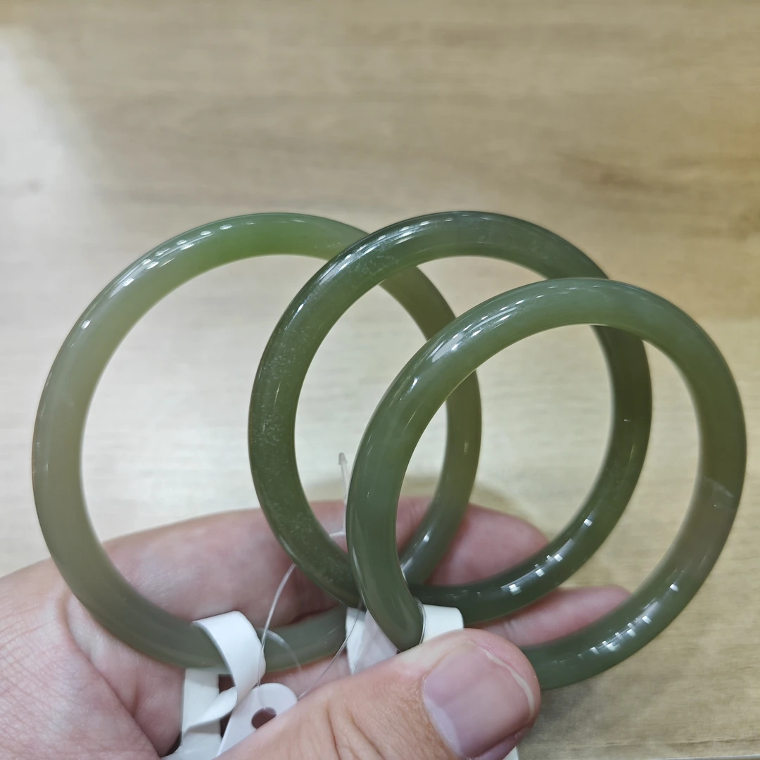 玉人晓芸【翠青叮当】天然和田玉翠玉手镯（多样性发一）