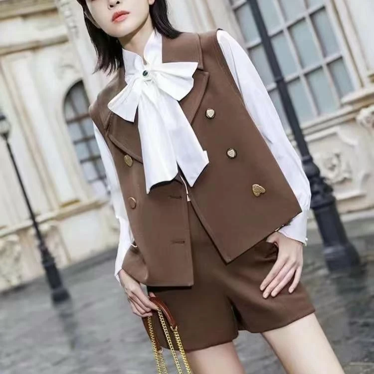 品牌撤柜女装风衣连衣裙外套《30》