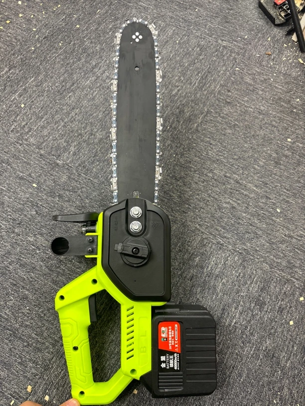 两个动力电池12英寸电锯充电式锂电大功率电动单手链锯柴砍树伐木