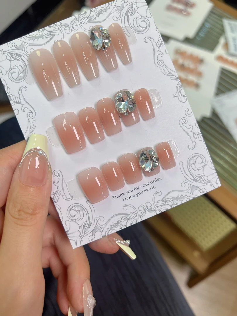灵韵之光| PinkAnnie纯手工定制穿戴甲可拆卸穿戴甲