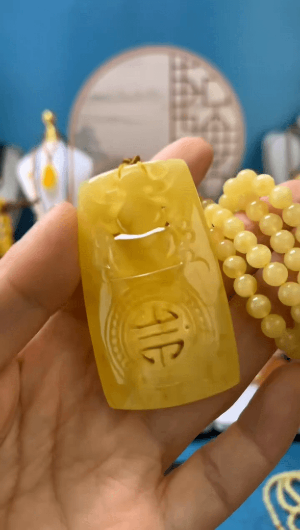 【闪购商品】蜜蜡吊坠(赠链)未镶嵌镂空葫芦