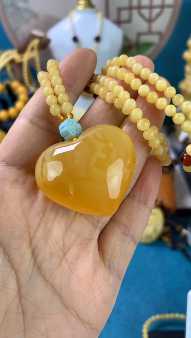 【闪购商品】蜜蜡吊坠(赠链)未镶嵌爱心吊坠