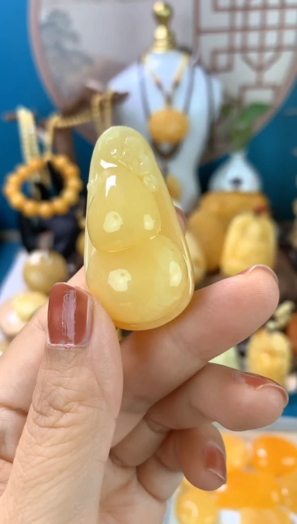 【闪购商品】蜜蜡吊坠(赠链)未镶嵌葫芦