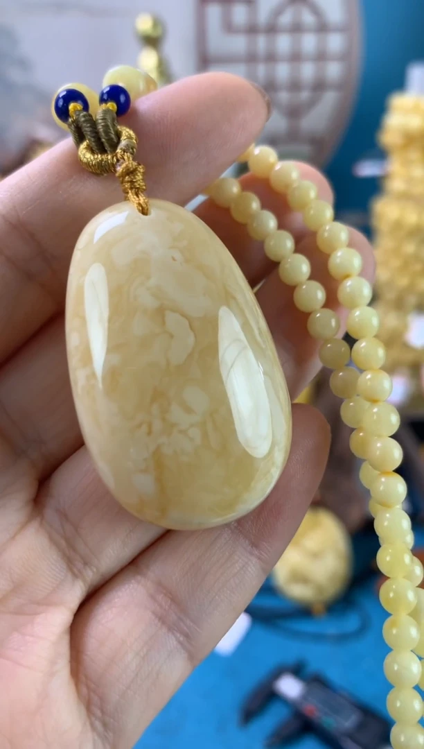 【闪购商品】蜜蜡吊坠(赠链)未镶嵌水滴吊坠