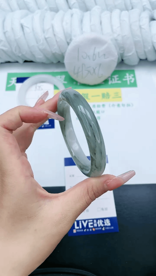【闪购商品】石英质玉手镯未镶嵌T176-58