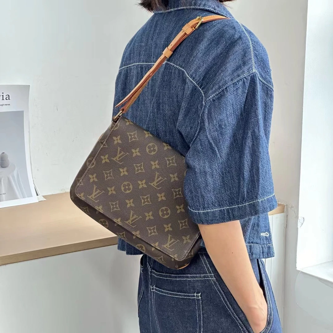 95新 LouisVuitton/路易威登 15940797 横版王菲 SP0050 25*20