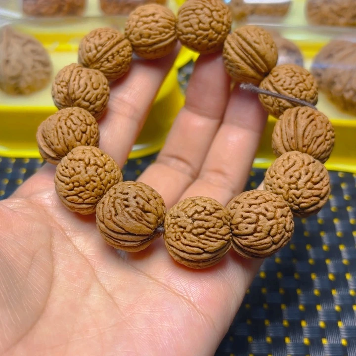 文玩核桃吊坠脑纹