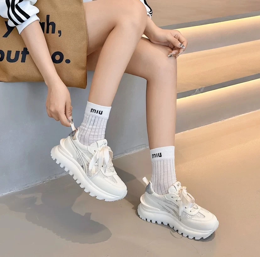 【慢慢女鞋】2024年时尚休闲小白鞋厚底气垫秋季潮流低帮102-1