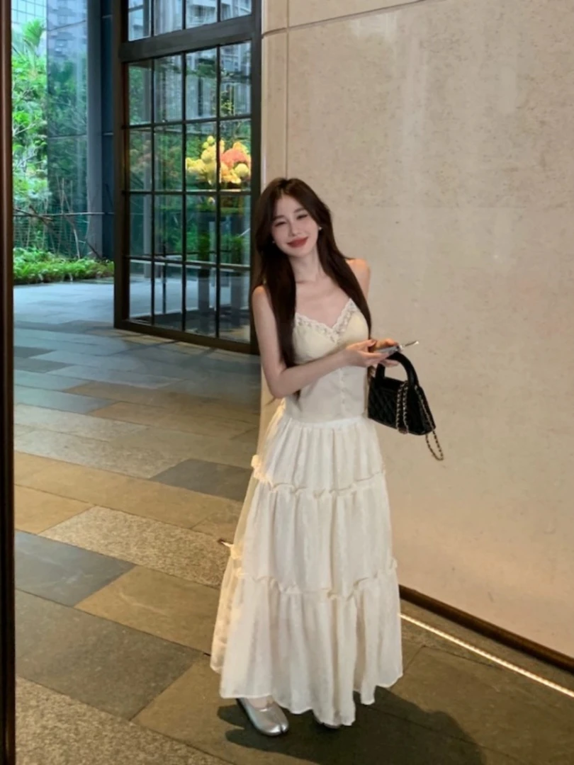 小香风连衣裙爆款2024新款气质时尚蕾丝拼接氛围感v领吊带百搭裙