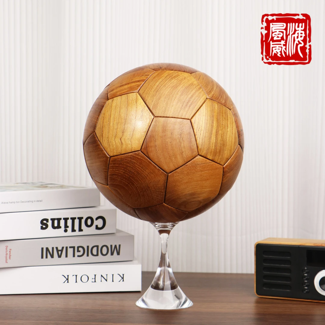 海风威足球周边玩具实木儿童摆件足球生日礼物10岁男孩生日礼物