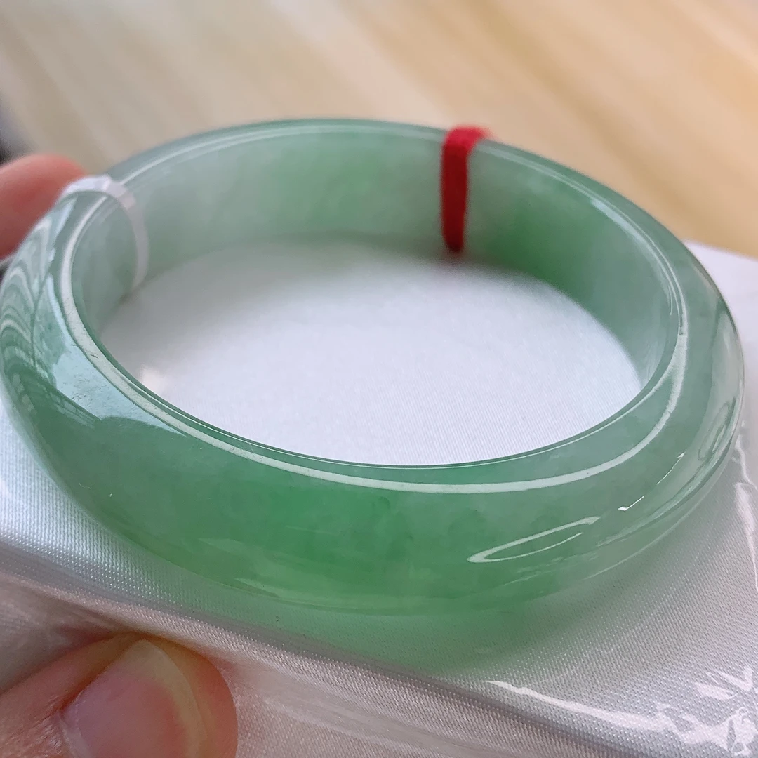 54.4圈口天然缅甸A货冰晴绿翡翠宽边手镯