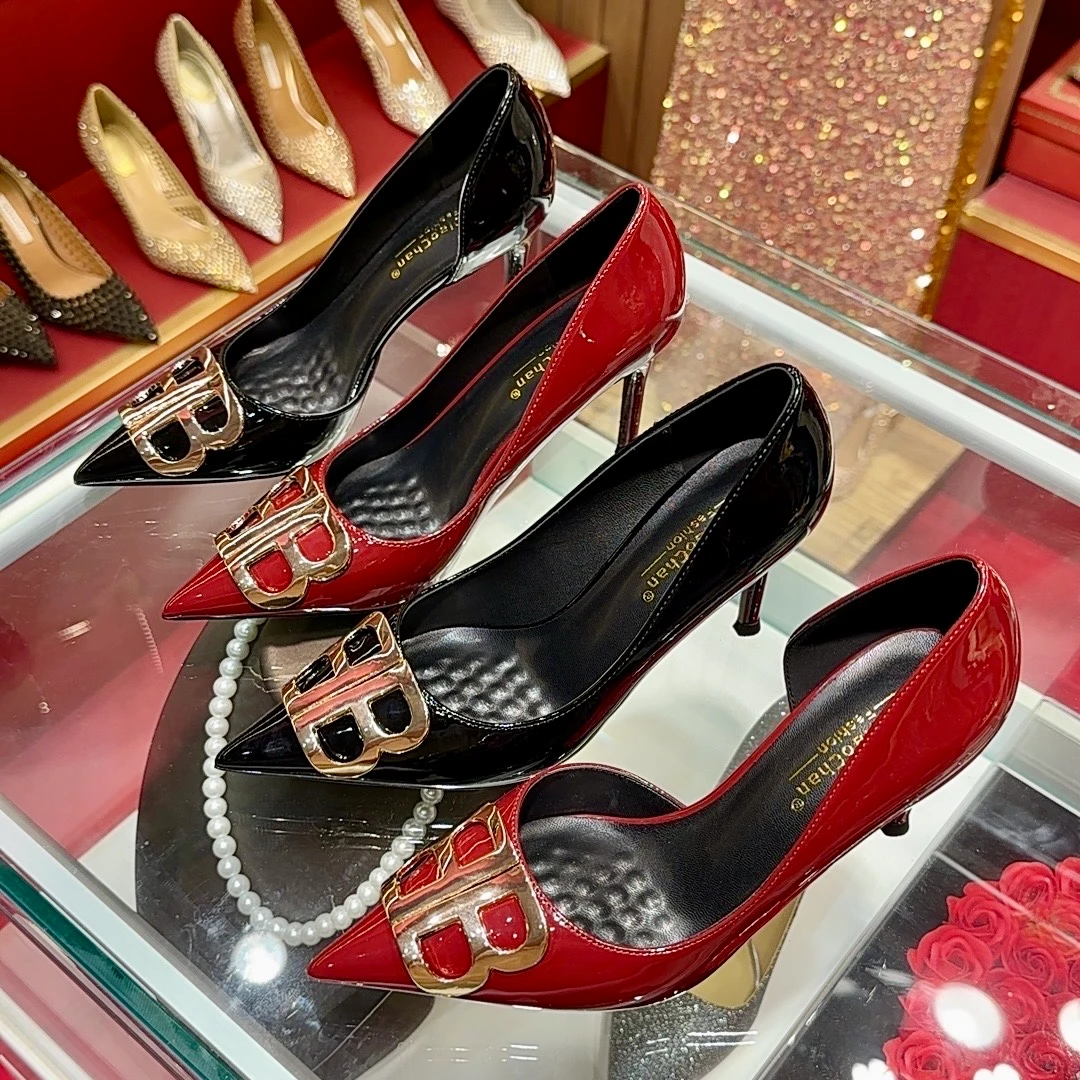 2025年春季新款尖头细跟高跟鞋金扣浅口舒适百搭职业气质性感单鞋