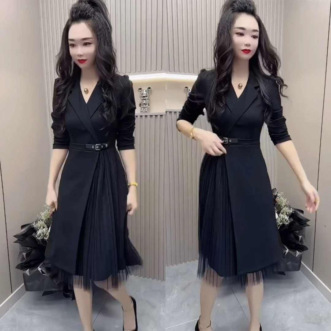 连衣裙女2024秋冬新款西服领拼接网纱收腰显瘦气质款女神裙子