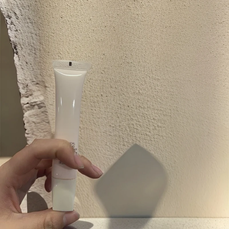 植萃水感服帖妆前乳