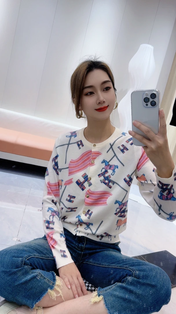 【新小晴】春秋新款百搭字母印花针织开衫