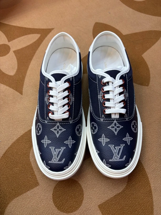 路易威登 Louis Vuitton 准新蓝色老花板鞋 39码