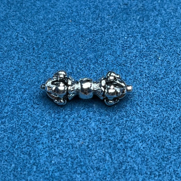 合金吊坠 银色杵背云中古简约尺寸参考详情图片