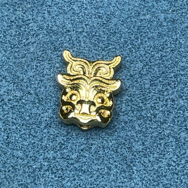 铜吊坠 金色饕餮背云百搭复古精致气质