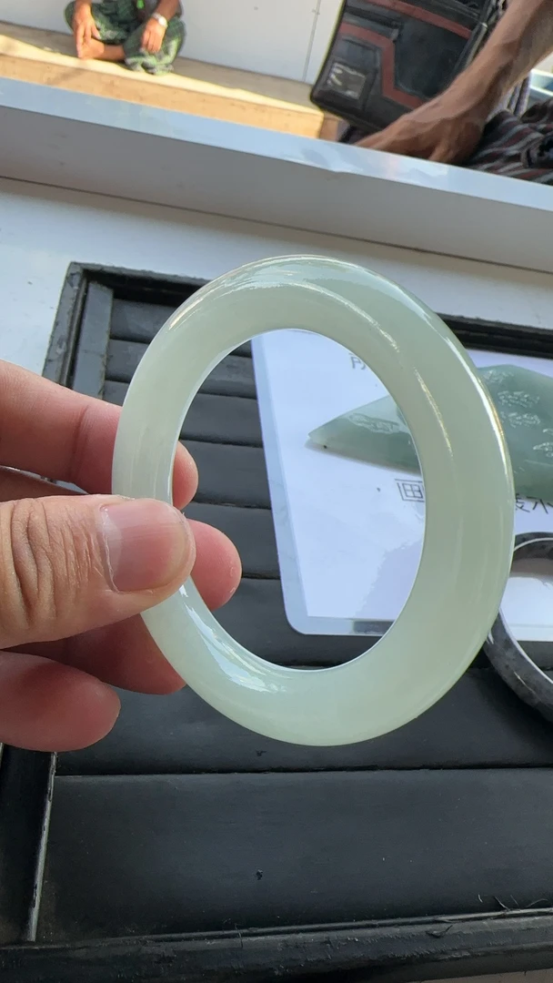 翡翠手镯圆条卡55.5/11mm