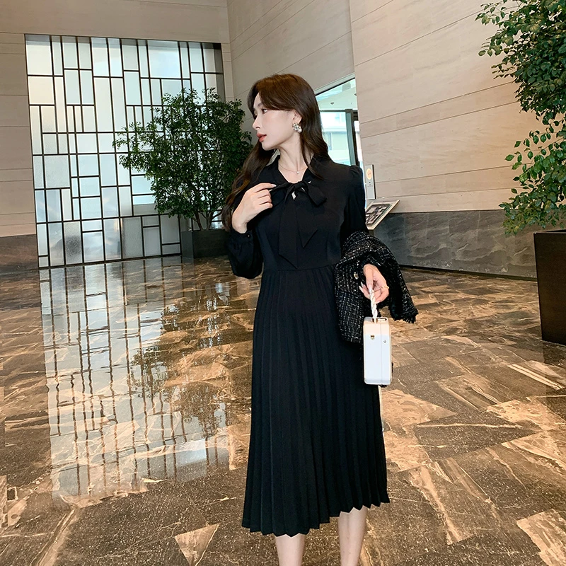 奢姿2024年秋季新款大码女装蝴蝶结绑带裙子胖妹妹温柔百褶连衣裙