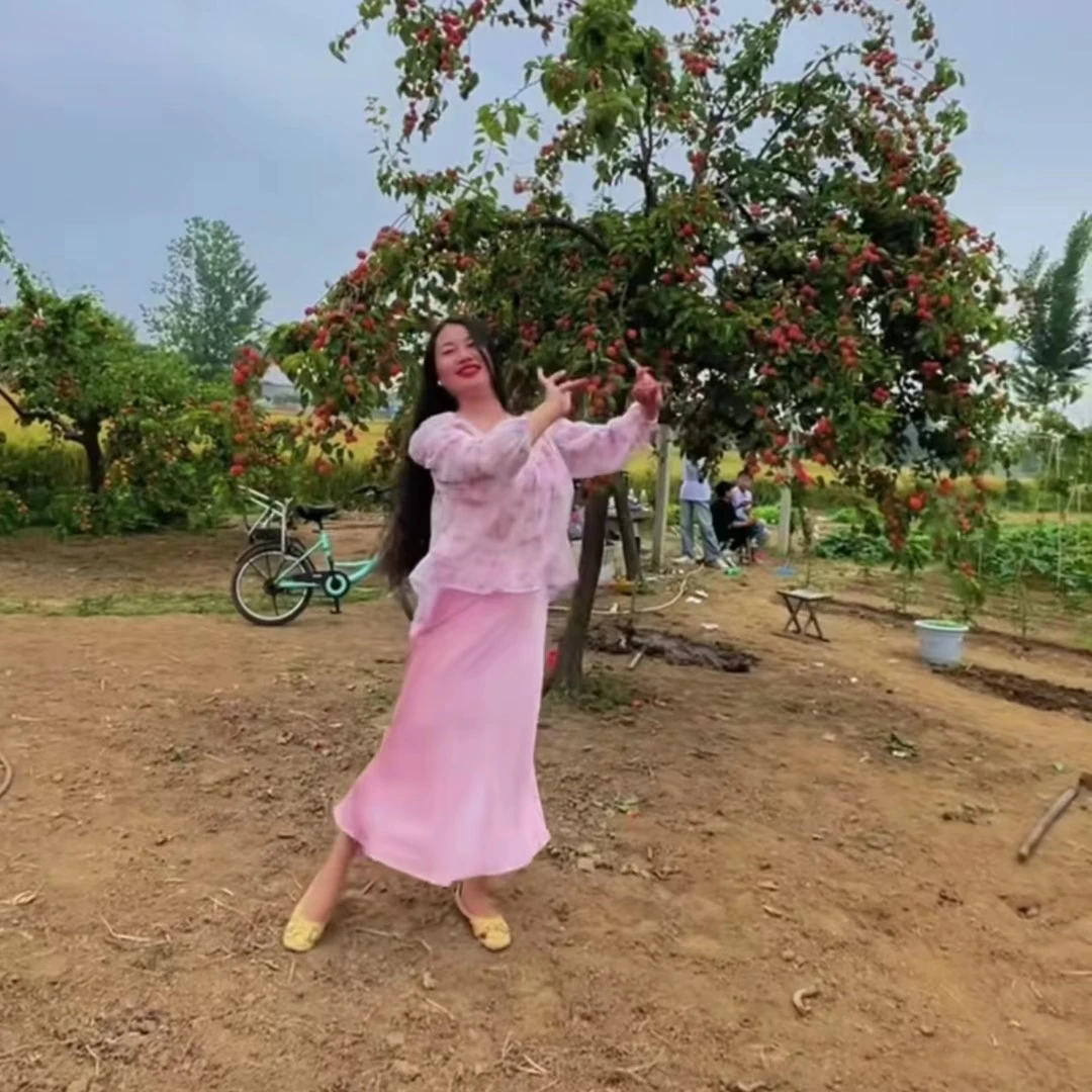 斜裁缎面裙鱼尾显瘦裙