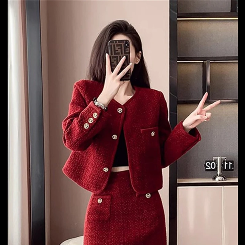 法式高级感红色小香风短外套女秋冬新款短款气质洋气百搭加厚上衣