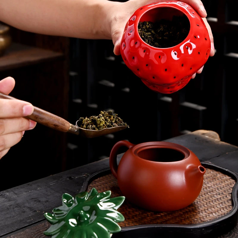 草莓纯手工创意陶瓷带盖茶道配件中式可爱小号便携储茶罐摆件高档