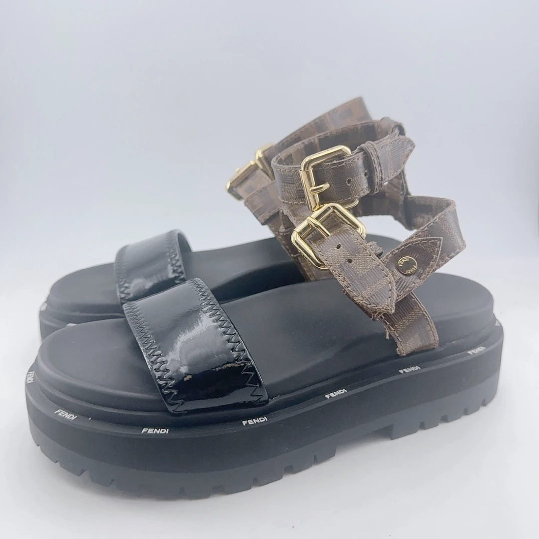 99新 FENDI/芬迪 35码/未使用/老花松糕底厚底凉鞋