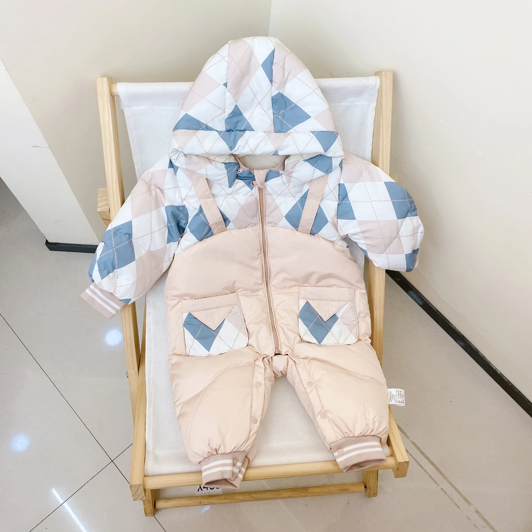 羽毛日记中开拼接大方格羽绒外出服 羽绒连体衣 爬服抱服秋冬保暖