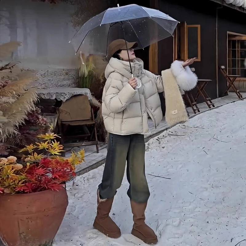 泡芙龟背白色短款羽绒服女2025冬季新款90白鸭绒连帽面包服外套