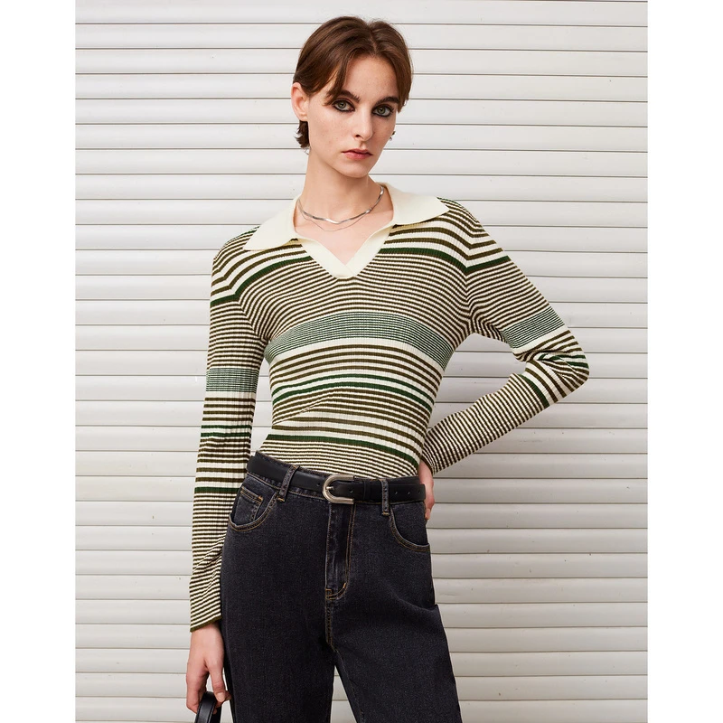 DKNY/唐可娜儿高级感V领条纹女士针织衫