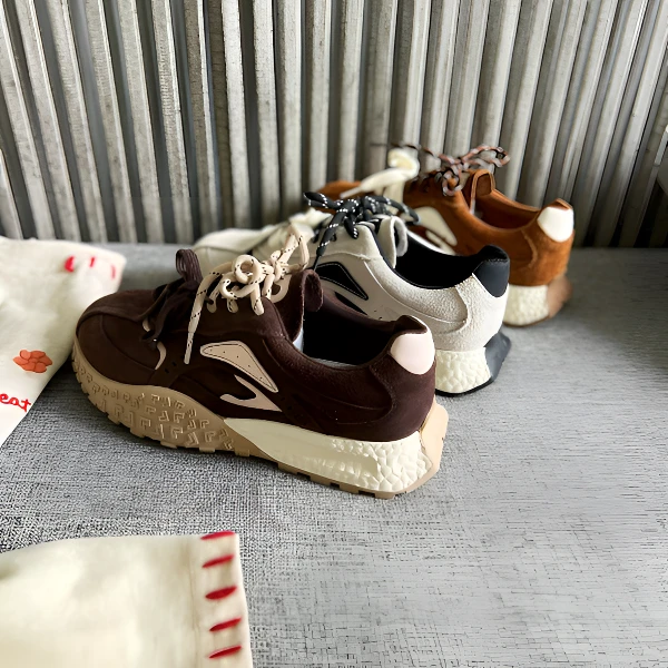 2024新款潮流复古真皮秋季休闲鞋百搭时尚潮流厚底阿甘鞋女小众