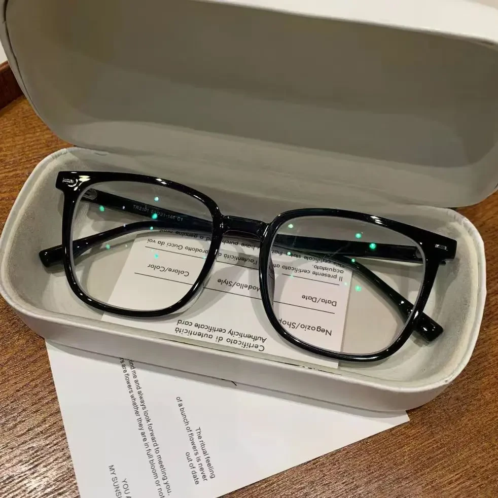 日常通勤素颜黑框眼镜ins 高颜值减龄防蓝光近视平光镜架学生百搭