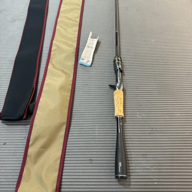 九三，荣三路亚竿，枪柄163mh，轻微痕迹环氧轻微开裂，卡袋齐全