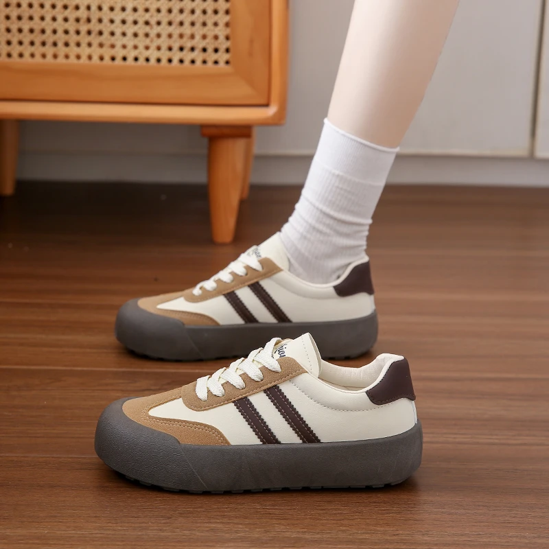 时尚板鞋女2024新款秋季百搭鞋子女ins潮平底休闲小白鞋