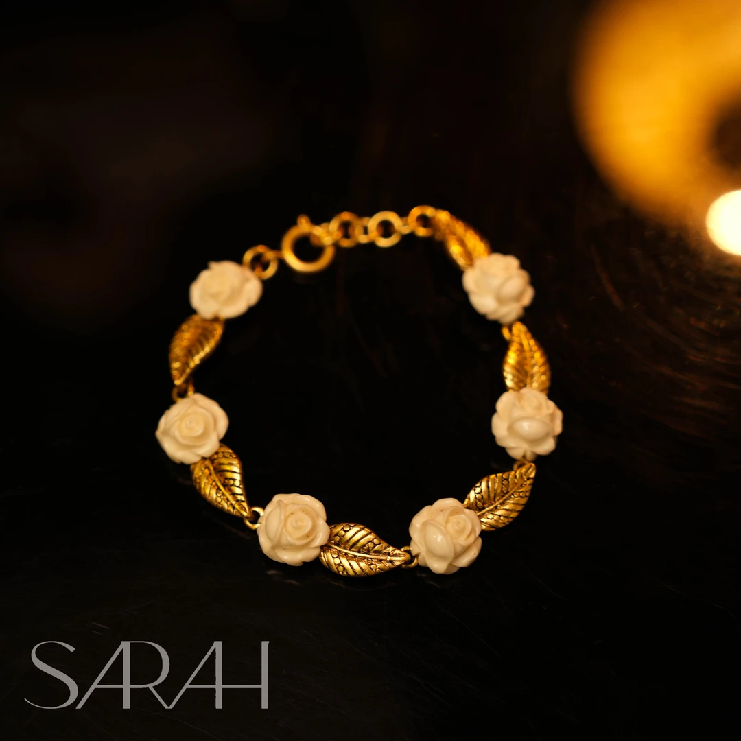 铜合金树脂手链 DearLisa.精工系列 白色花朵 复古手链轻奢气质