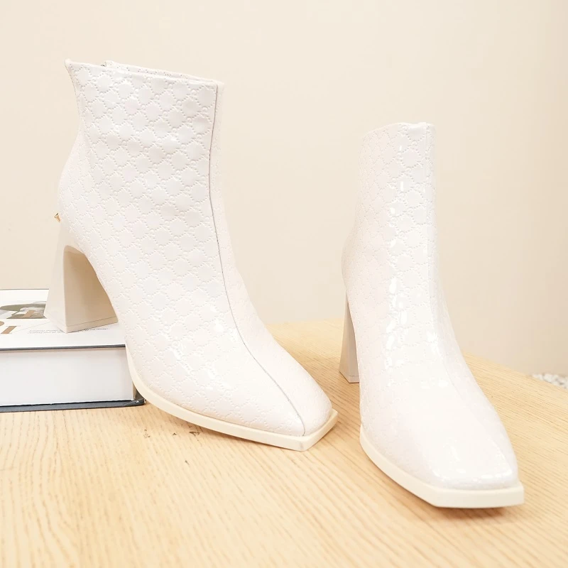 PARKVIEW/百芙川2023新款时尚英伦粗跟短靴洋气方头高跟鞋HE612