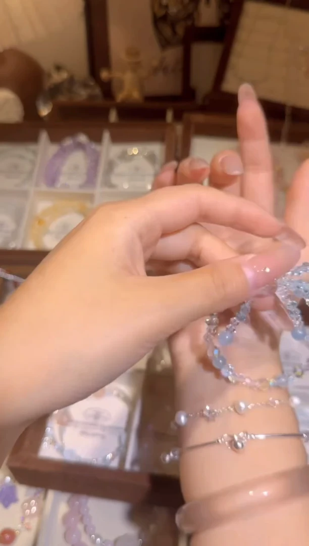 【闪购商品】烟晶手链银S925镶嵌蓝色蝴蝶结