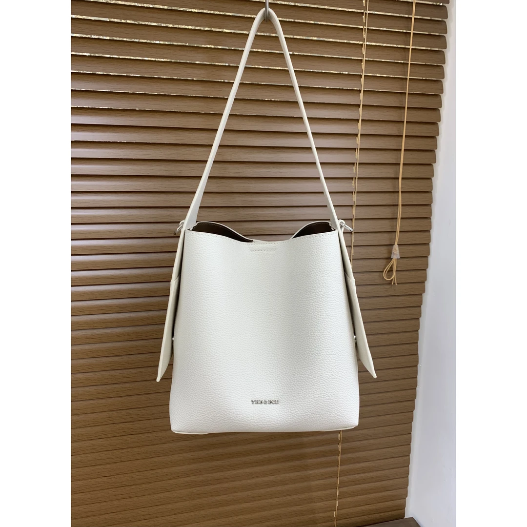 【母亲节礼物】BD-9932-乳酪色RAIN.CUN轻奢小众时尚女士包