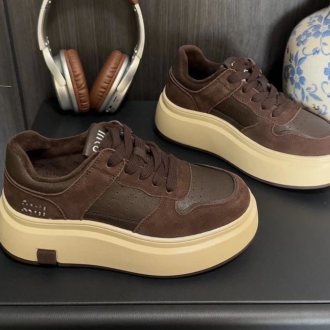 时尚百搭加绒增高厚底系带低帮板鞋女秋冬新款透气休闲运动鞋