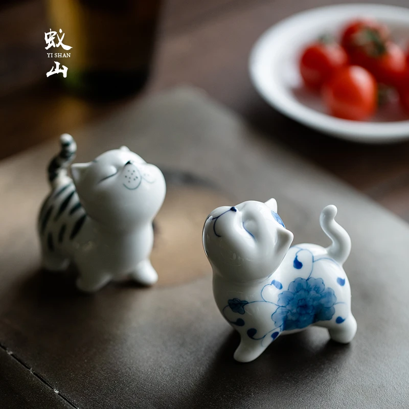 纯手绘傲娇猫咪茶宠家用茶桌装饰摆件可爱茶玩饰品陶瓷盖置配件